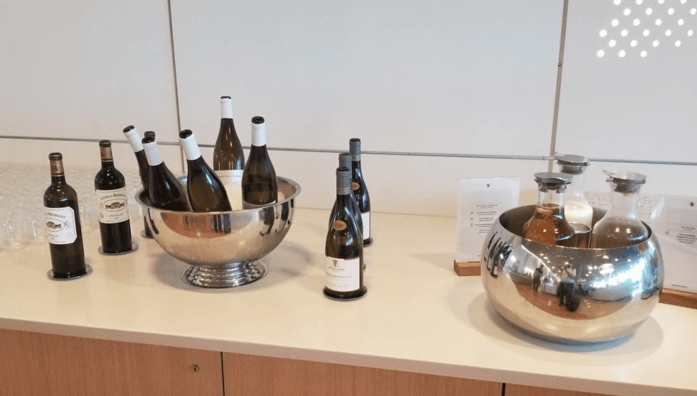 Air France Paris CDG Terminal E Gate M Lounge Review Points With A Crew