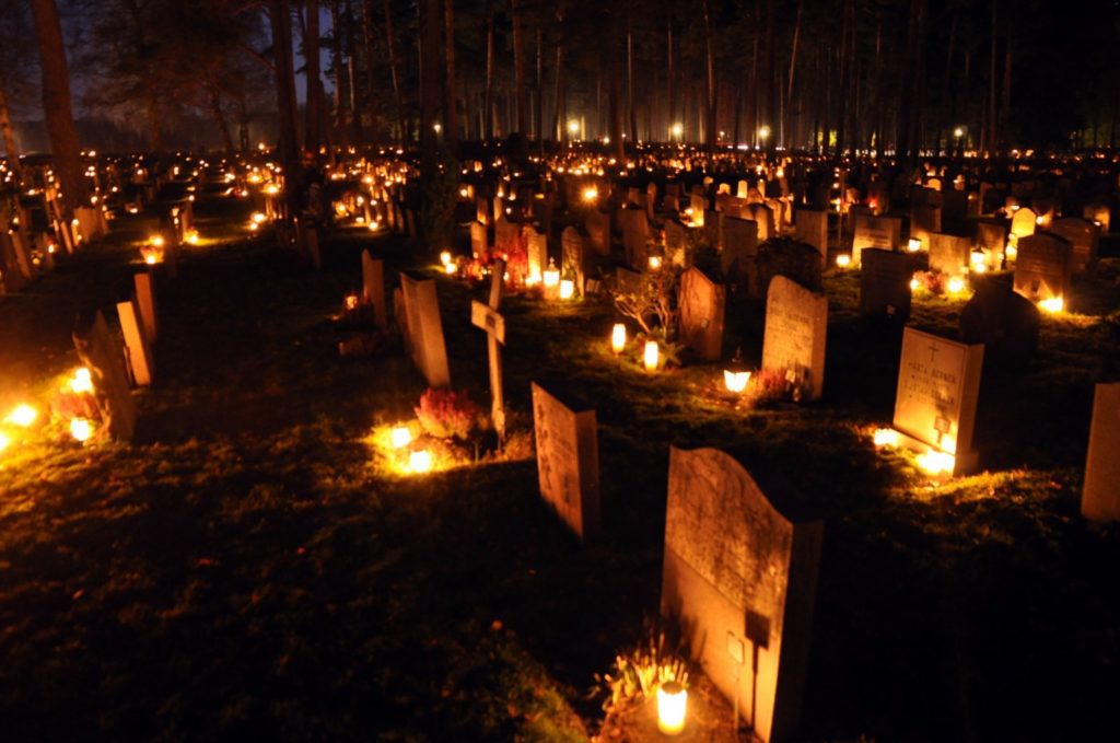 Halloween around the world - customs, traditions and history - Points ...