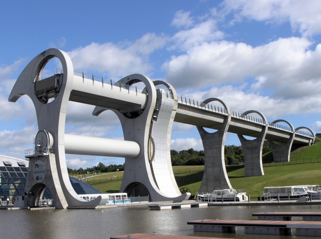 See Scotland's amazing Falkirk Wheel - Points with a Crew