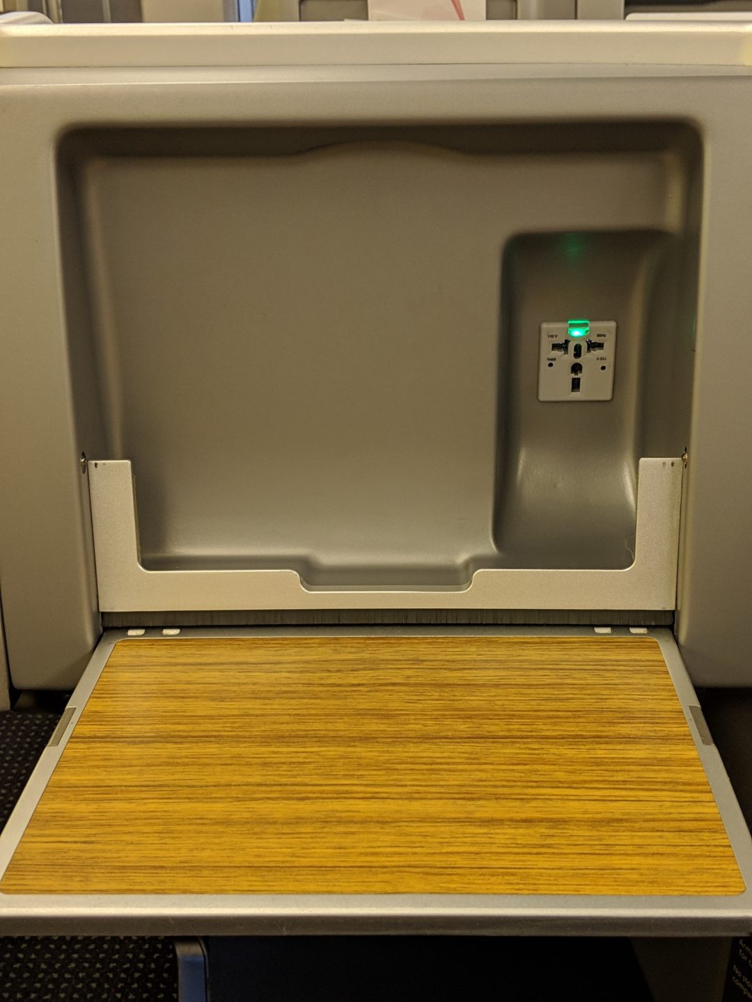 American Airlines Business Class Review - An Oldie But Goodie! - Points ...