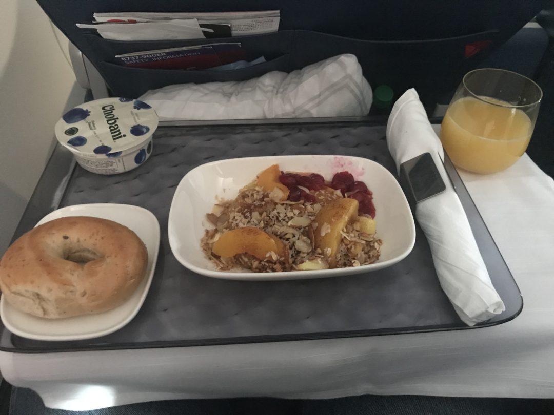 delta-domestic-first-class-breakfast-meal-points-with-a-crew