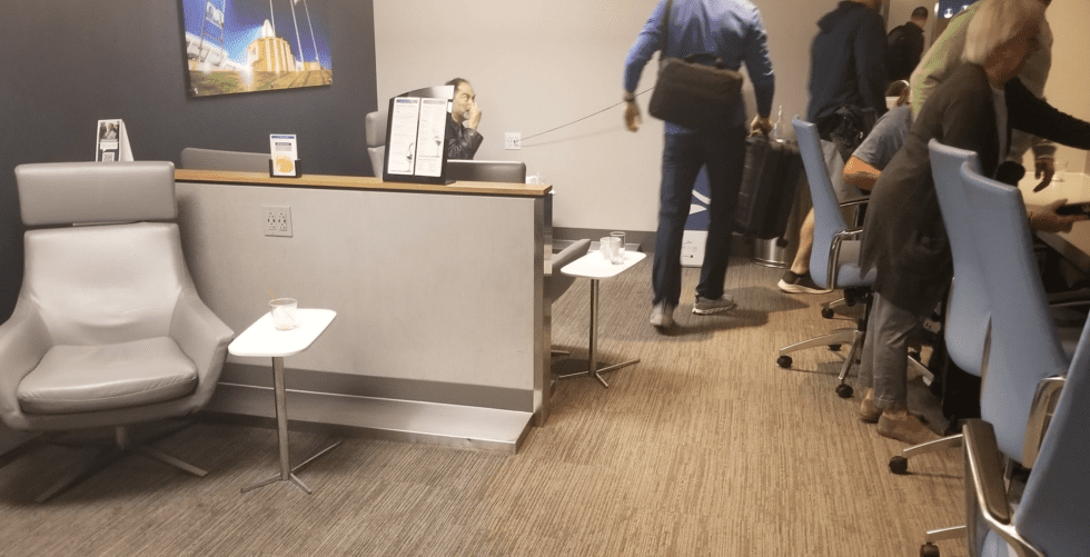 The Club CLE lounge review - Cleveland Airport Priority Pass - Points ...