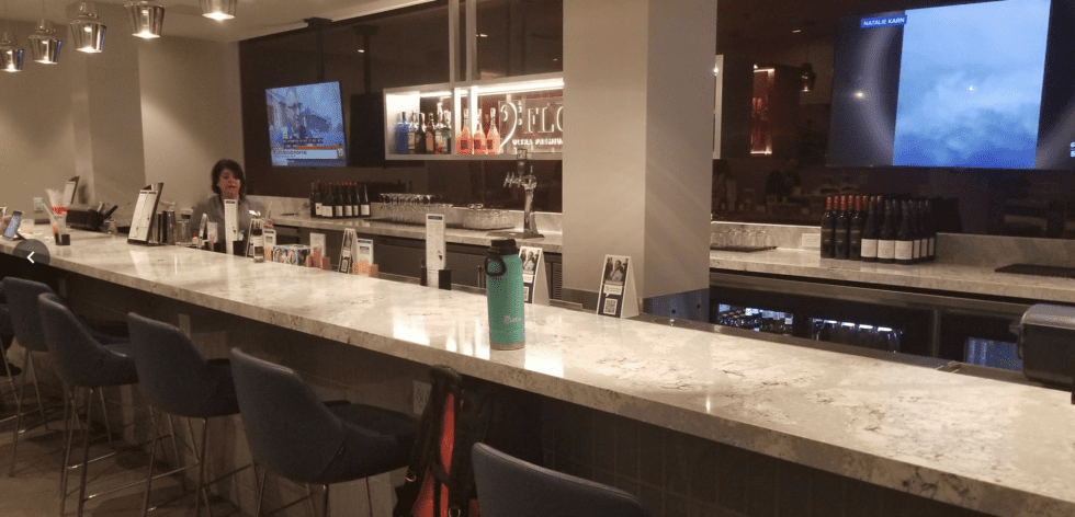 The Club CLE lounge review - Cleveland Airport Priority Pass - Points ...